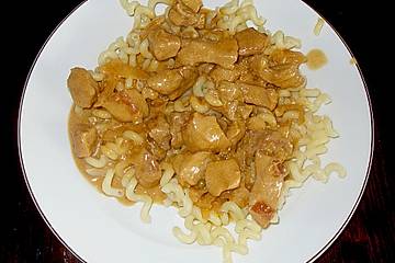 Scharfe Schnitzel an Weißweinsoße