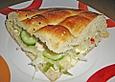 Fladenbrot mit Schafsk&auml;se und Salat gef&uuml;llt