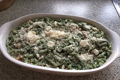 Spinatspätzle mit Sahnesoße