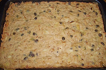 Apfelrahmkuchen mit Rosinen 3