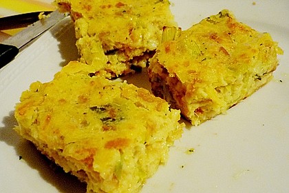 Brot - K&auml;se - Kuchen mit Gem&uuml;se