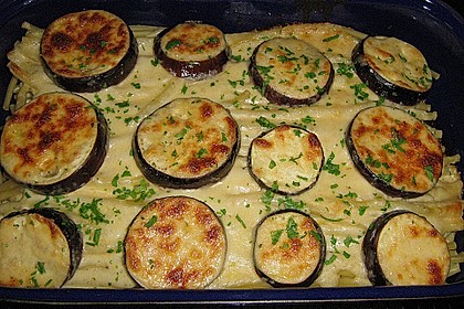 Auberginenauflauf mit Tagliatelle