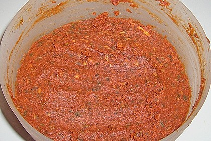 Würzige Tomatenbutter