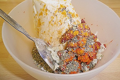Würzige Tomatenbutter 7