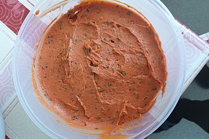 Würzige Tomatenbutter 3