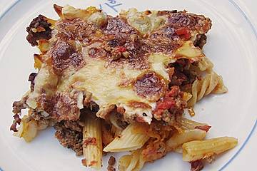 Hackfleisch mit Nudeln italienische Art