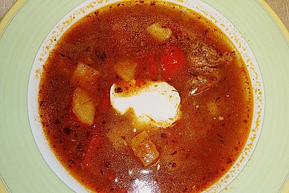 Gulaschsuppe aus dem Römertopf 4