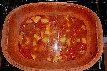 Gulaschsuppe aus dem Römertopf 3