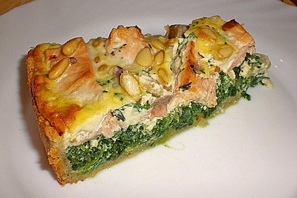 Quiche mit Lachs, Spinat und Pinienkernen 8