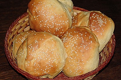 Br&ouml;tchen mit Quark und Hefe