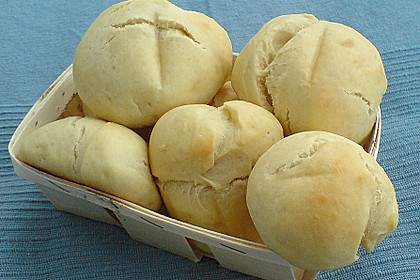 Br&ouml;tchen mit Quark und Hefe 7
