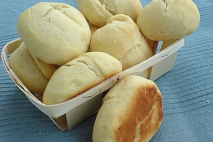 Br&ouml;tchen mit Quark und Hefe 8