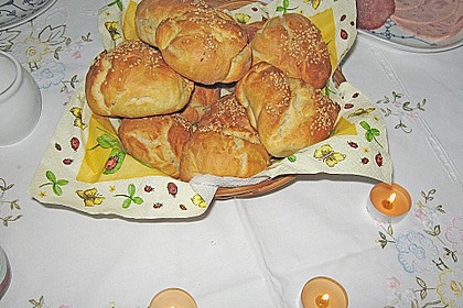 Br&ouml;tchen mit Quark und Hefe 10