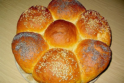 Br&ouml;tchen mit Quark und Hefe 14