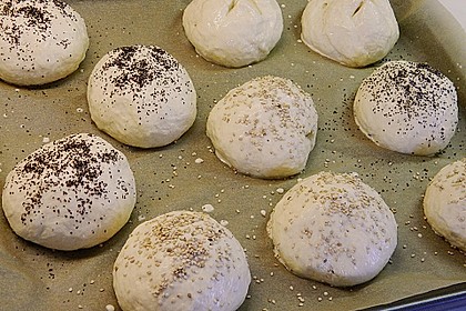 Br&ouml;tchen mit Quark und Hefe 36