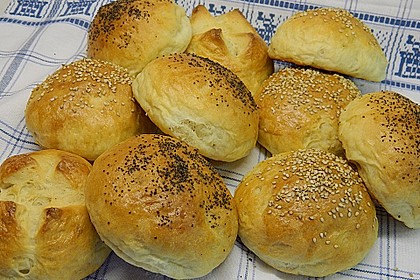 Br&ouml;tchen mit Quark und Hefe 37