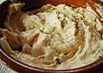Dip mit gebackenem Knoblauch