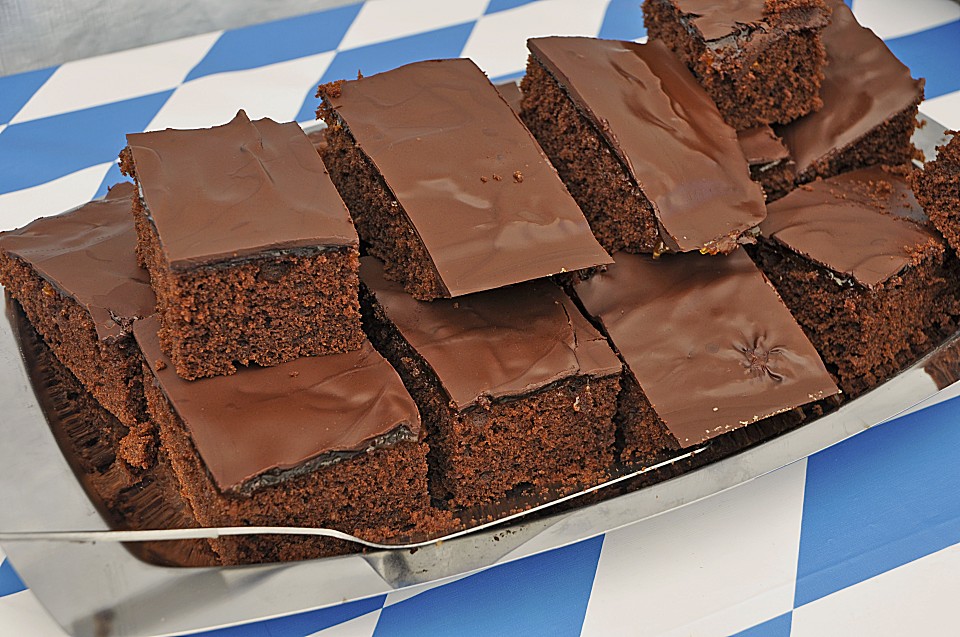 Sacher - Schnitten (Rezept mit Bild) von van-woarm | Chefkoch.de