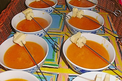 M&ouml;hrensuppe mit Scamorza 1