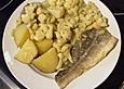 Kabeljaufilet mit Blumenkohl in Senfsauce
