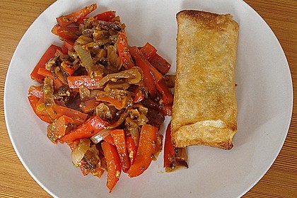Paprika - Zwiebel - Gem&uuml;se zu Fr&uuml;hlingsrollen