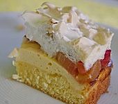Feiner Rhabarberkuchen mit zarter Quark - Baiser Haube (Bild)