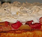 Feiner Rhabarberkuchen mit zarter Quark - Baiser Haube (Bild)