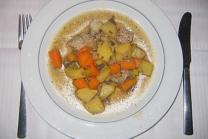 Aromatischer w&auml;rmender Eintopf mit Schweinenacken