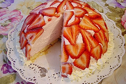 Erdbeer - Kuppeltorte &agrave; la Jessy 11