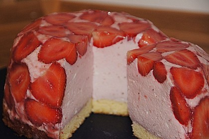 Erdbeer - Kuppeltorte &agrave; la Jessy 15
