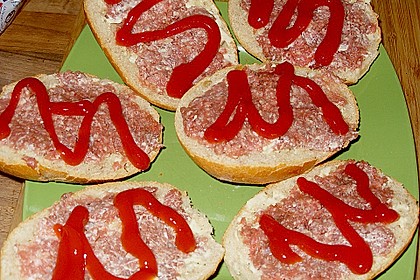 &Uuml;berbackene Hackfleischbr&ouml;tchen 1