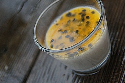 Kokos - Panna cotta mit Maracujasauce