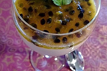 Kokos - Panna cotta mit Maracujasauce 3