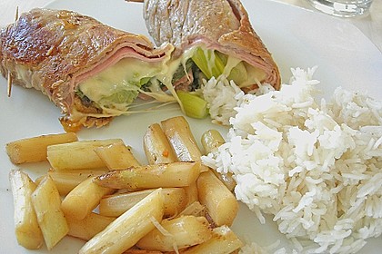 Putenrouladen auf gebratenem Spargel 8
