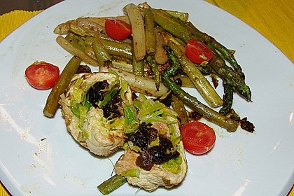 Putenrouladen auf gebratenem Spargel 10