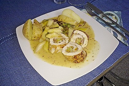 Putenrouladen auf gebratenem Spargel 12