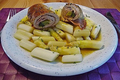 Putenrouladen auf gebratenem Spargel 19
