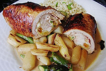 Putenrouladen auf gebratenem Spargel 27