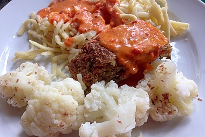 Grünkernrolle mit Paprikasoße 16