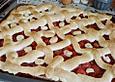 Rhabarberkuchen vom Blech mit Baisergitter