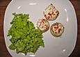 Vegetarisch gef&uuml;llte Champignons auf Reis