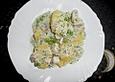 Gebratener Fisch in Senfsauce mit Erbsen