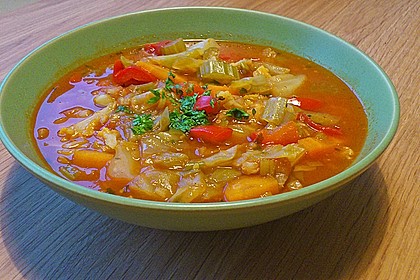 Asiatische Kohlsuppe
