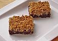 Brownies mit einer Mandeldecke