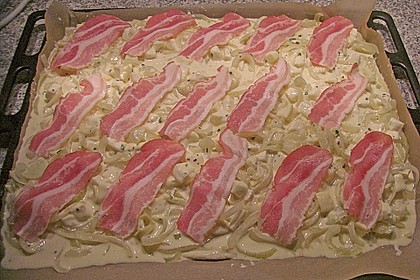 Zwiebelkuchen mit Camembert und Speck 1