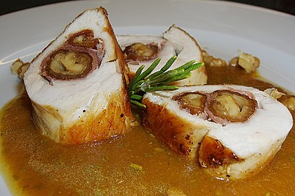 Gef&uuml;llte H&auml;hnchenbrust auf Aprikosen - Rosmarin - Sauce 3