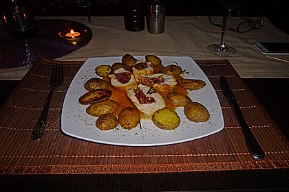 Gef&uuml;llte H&auml;hnchenbrust auf Aprikosen - Rosmarin - Sauce 4
