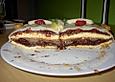 Marzipantorte mit Nutella und Kirschen