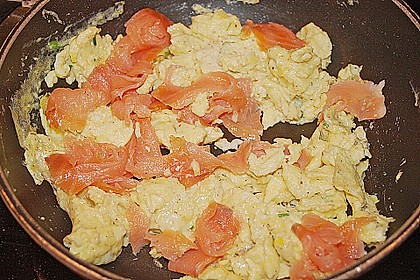 Rührei mit Räucherlachs 31