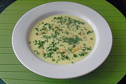 Spargelcremesuppe mit Kresse